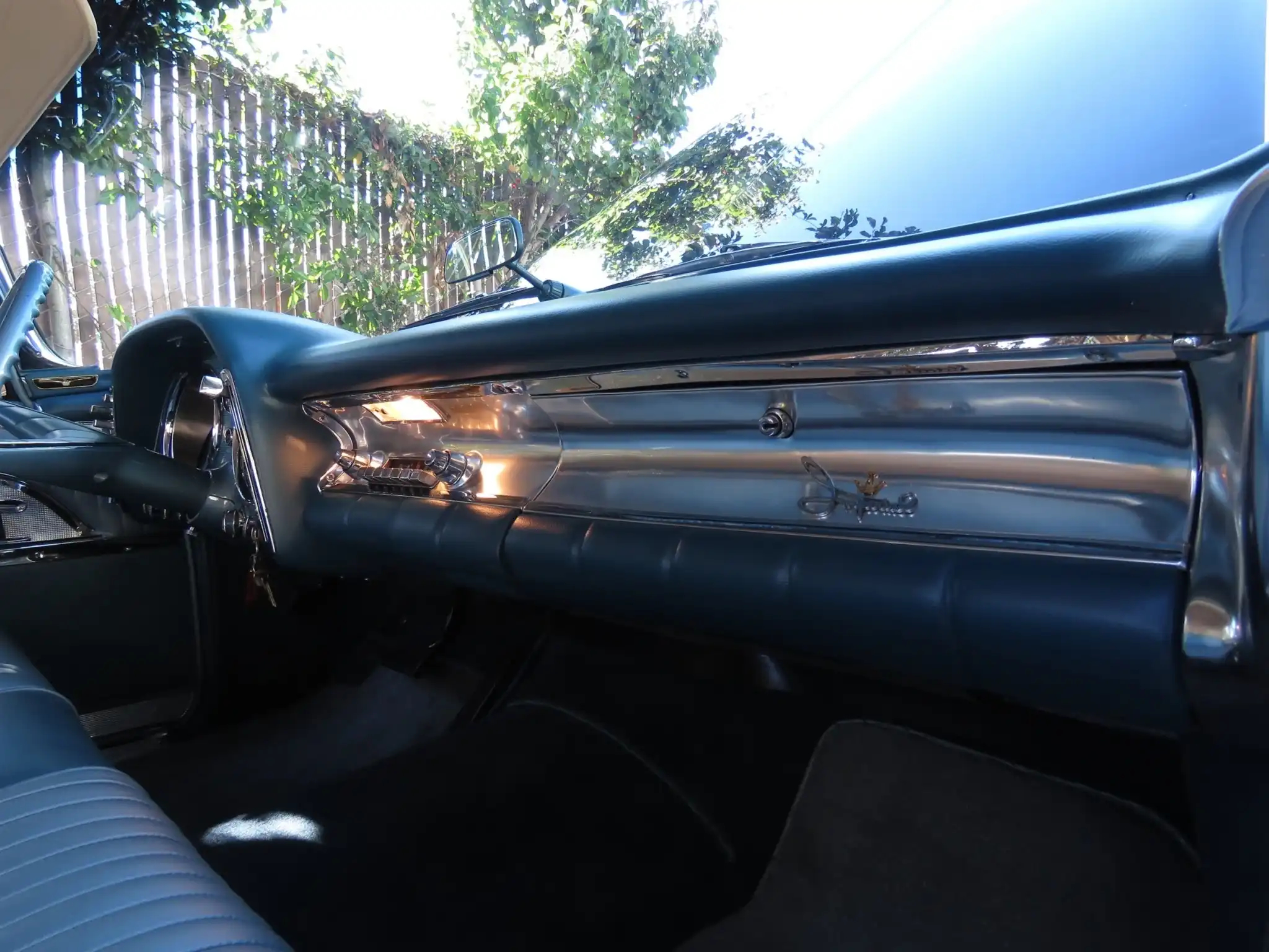 1957 Chrysler Imperial Crown - Image 12