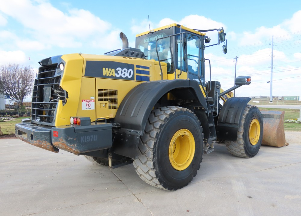 2019 Komatsu WA380-8 - Image 4