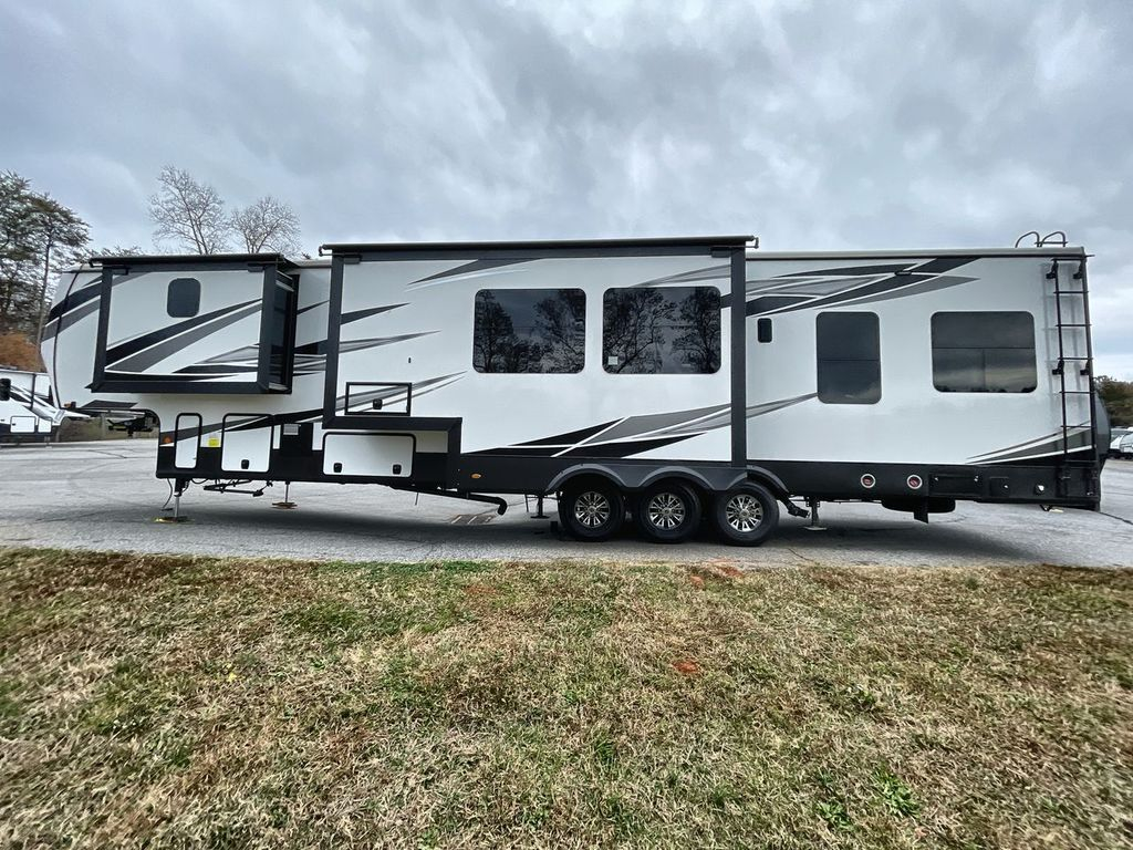 2021 Jayco Seismic 4113 - Image 4