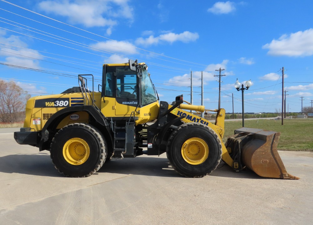 2019 Komatsu WA380-8 - Image 15