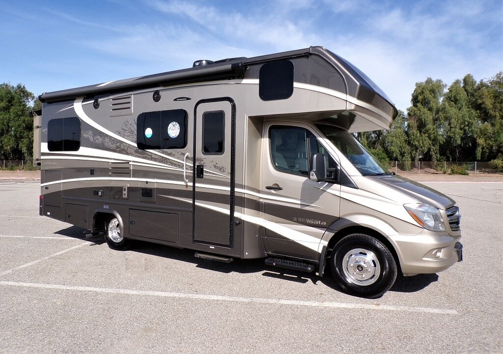 2020 Dynamax Isata 3 Series 24RW - Image 5