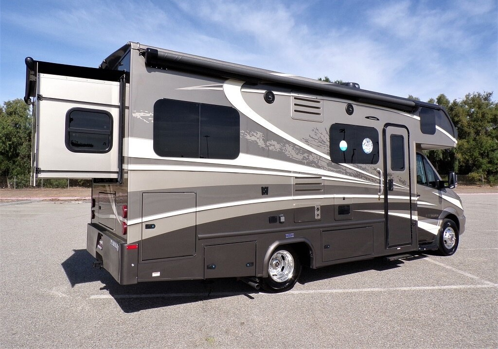 2020 Dynamax Isata 3 Series 24RW - Image 14