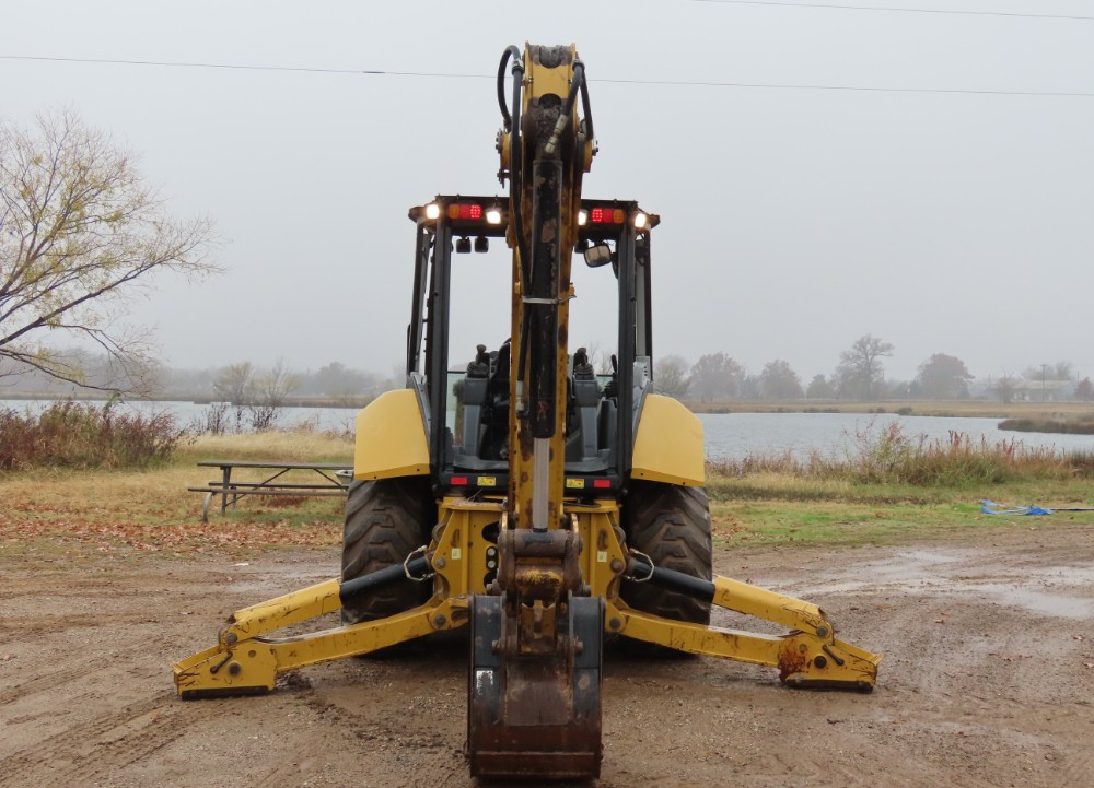 2018 Caterpillar 420F2 - Image 13