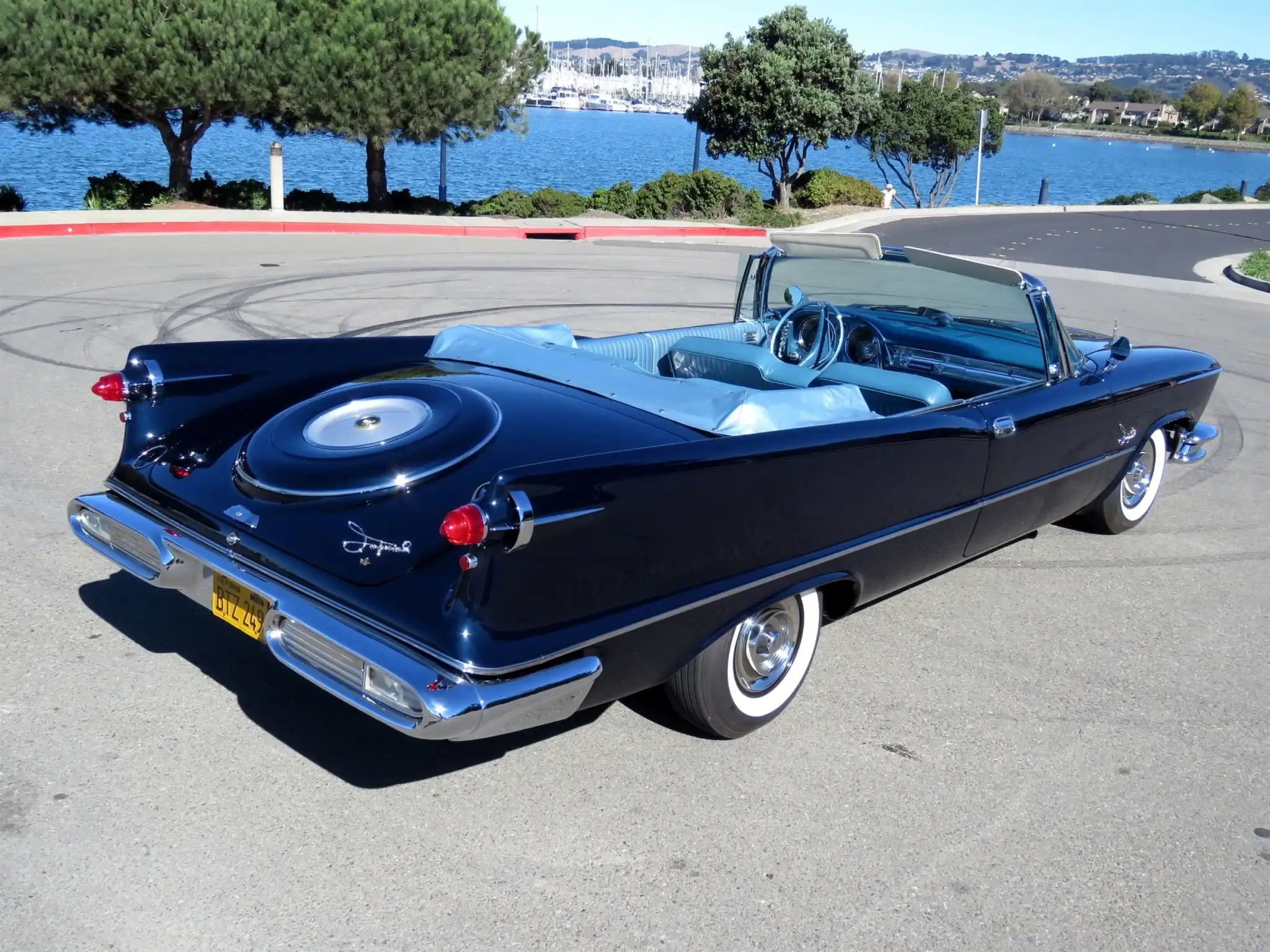 1957 Chrysler Imperial Crown - Image 19