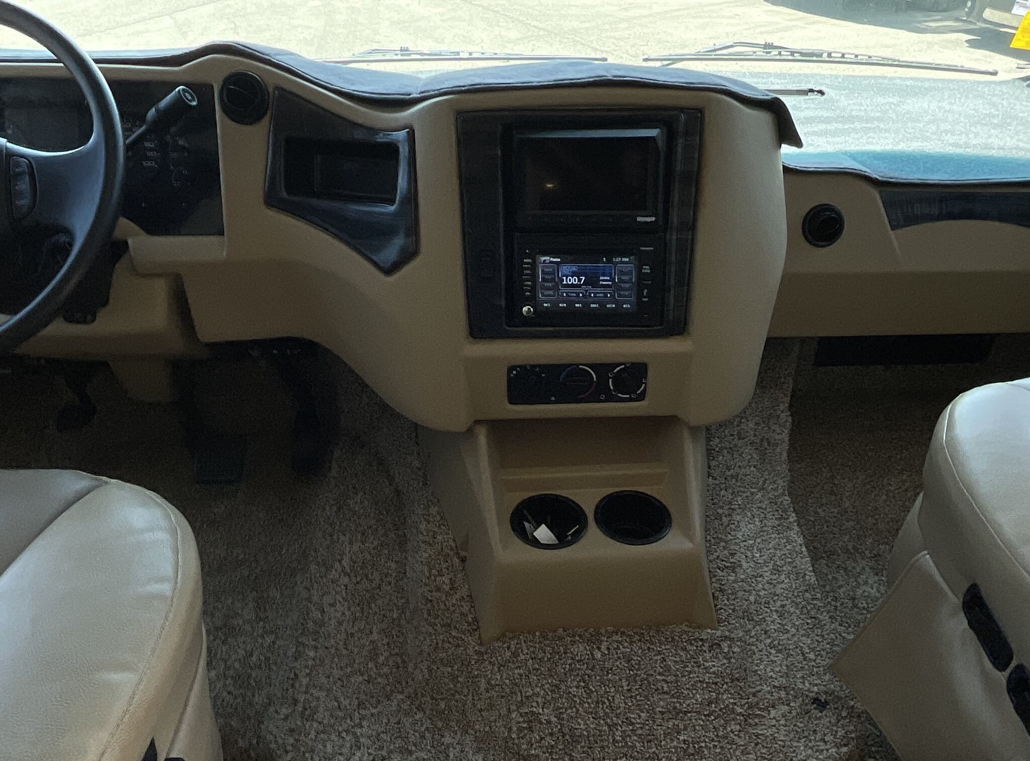 2020 Newmar Bay Star 3124 - Image 10