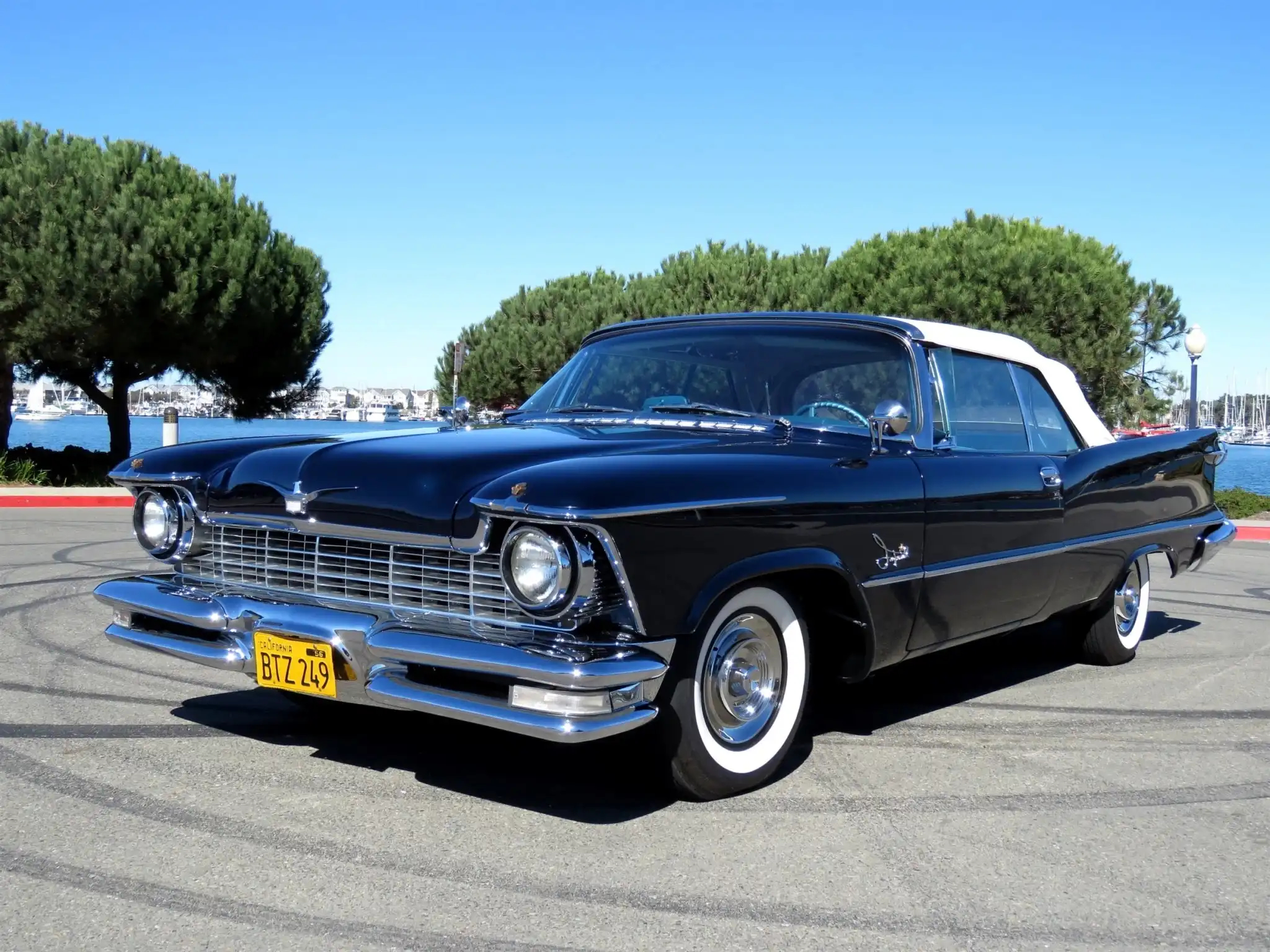 1957 Chrysler Imperial Crown - Image 21
