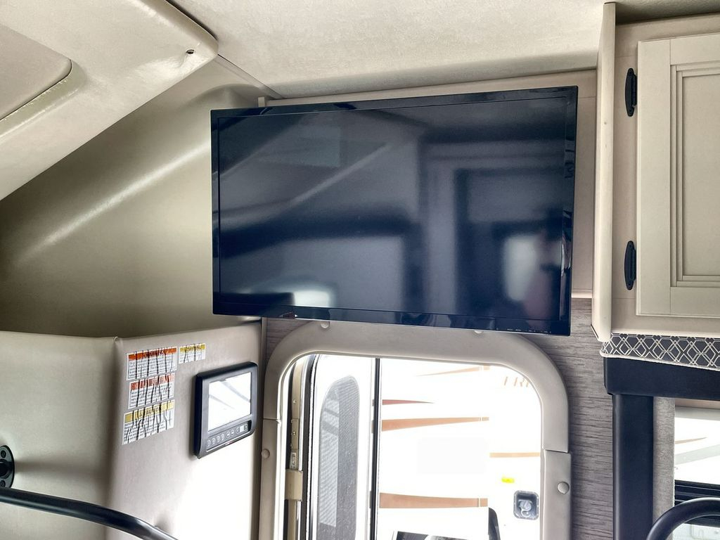 2022 Thor Motor Coach GEMINI 23TW - Image 22