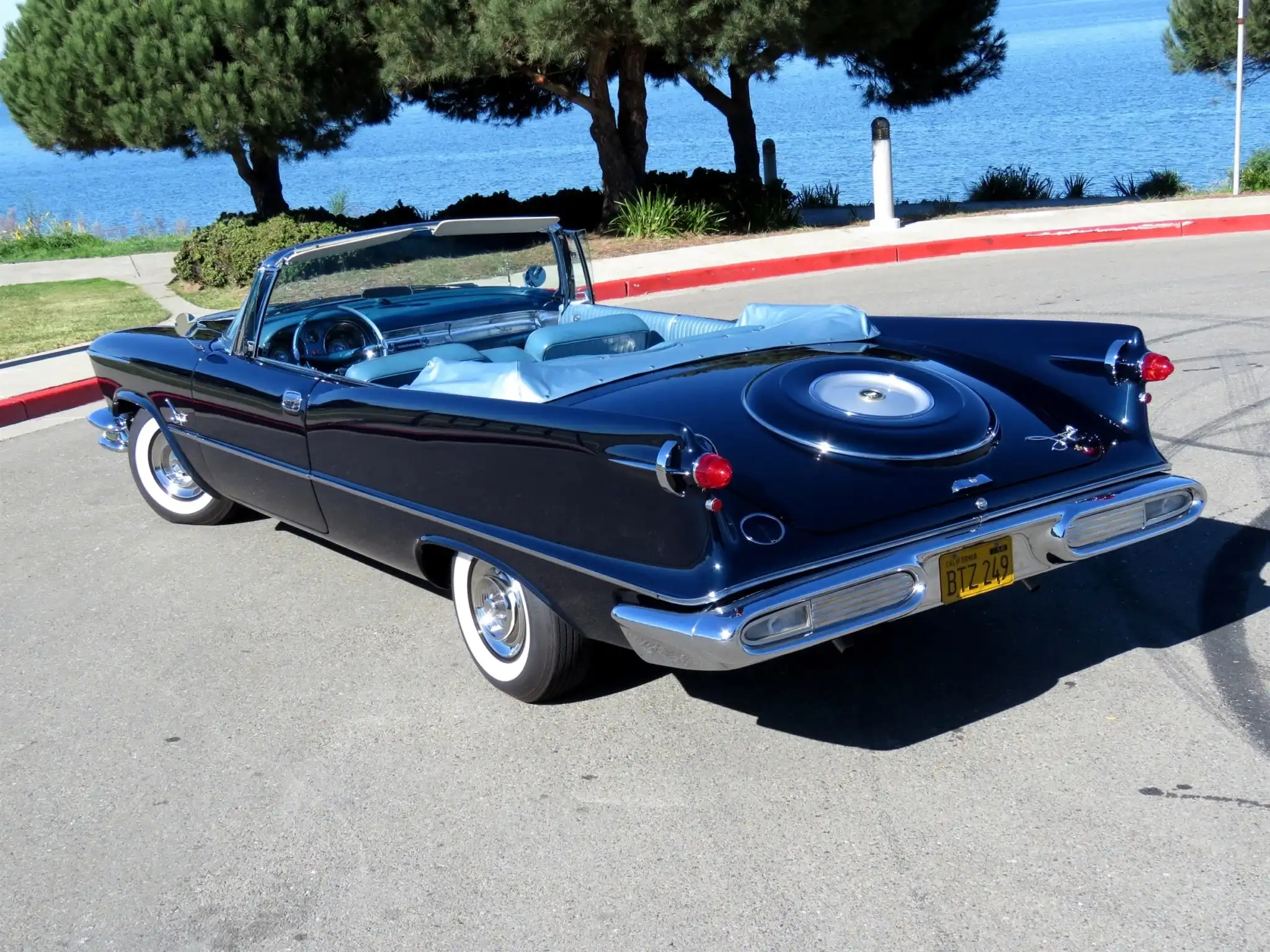 1957 Chrysler Imperial Crown - Image 22