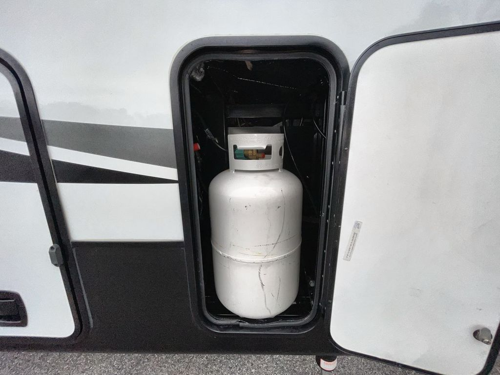 2021 Jayco Seismic 4113 - Image 35