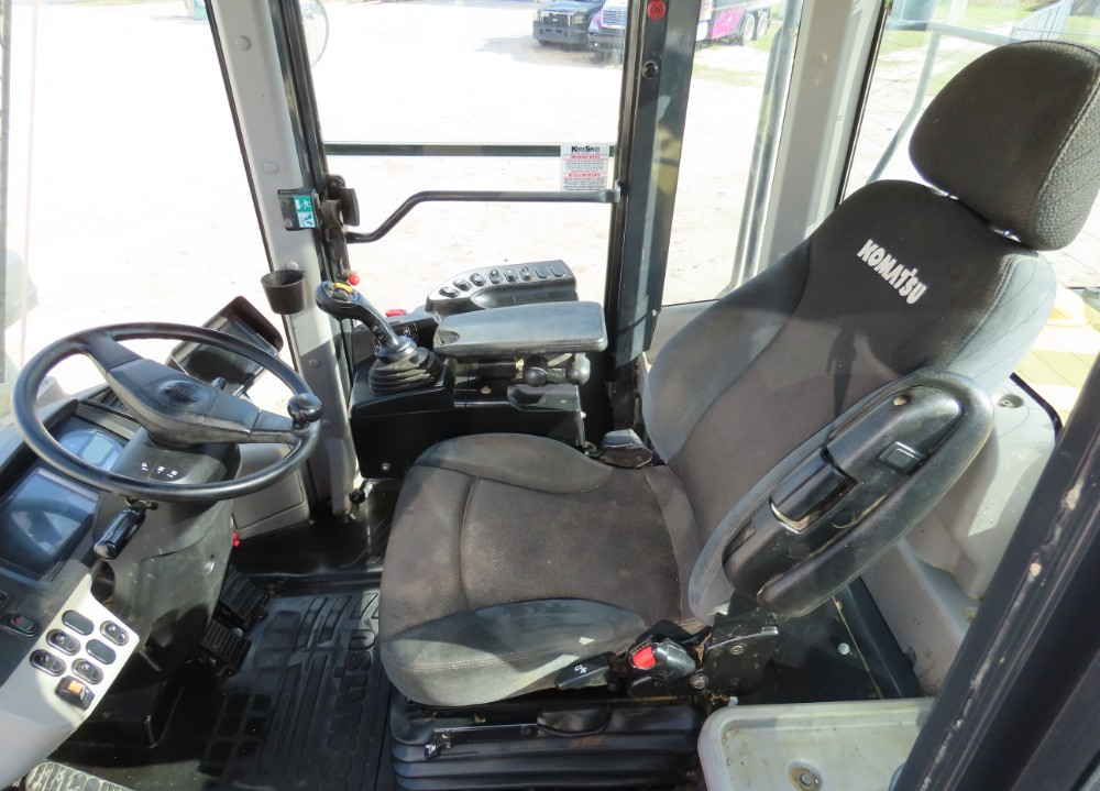 2019 Komatsu WA380-8 - Image 22