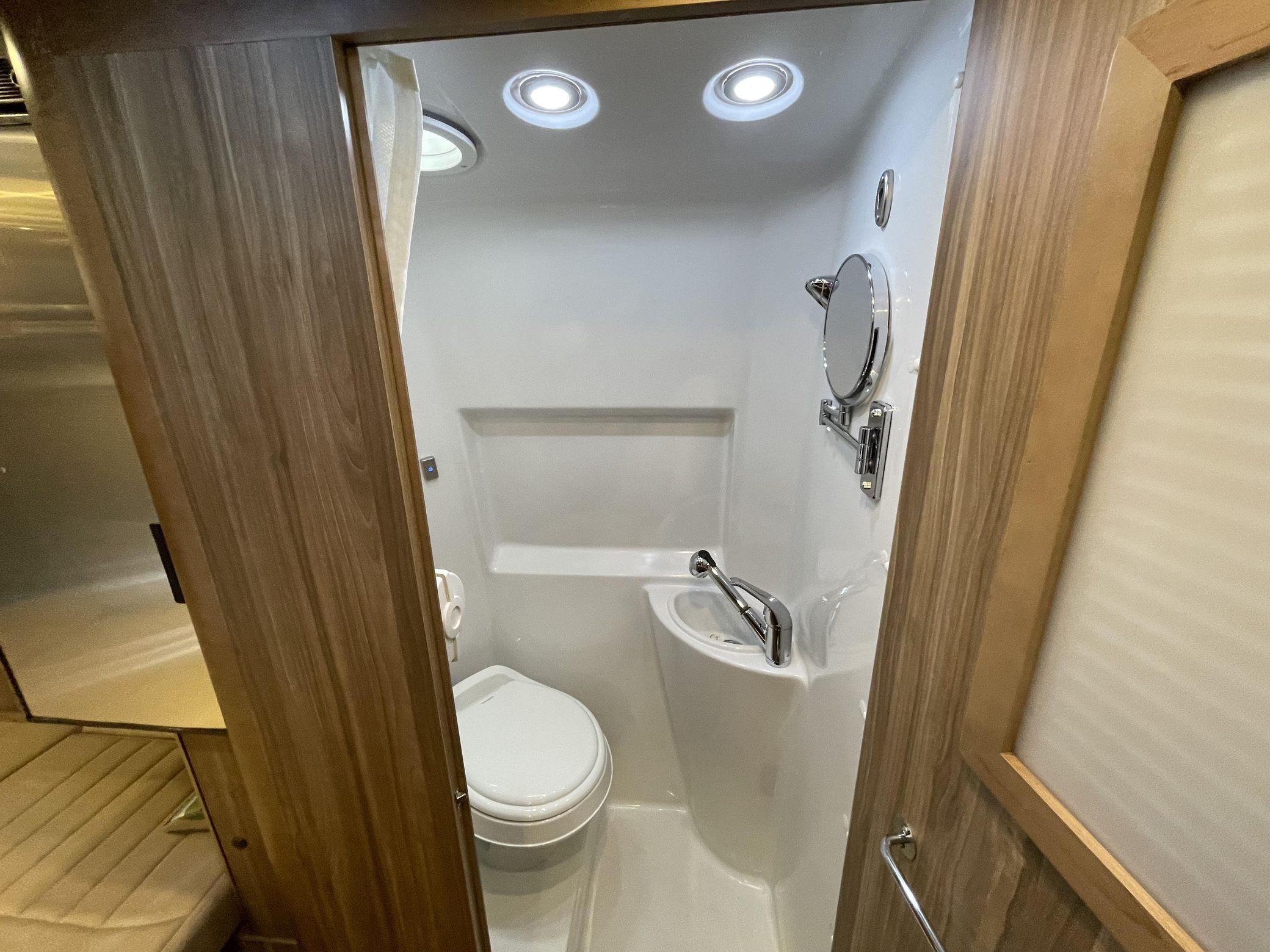 2020 Airstream Interstate 19 Tommy Bahama Edition 4x4 - Image 153