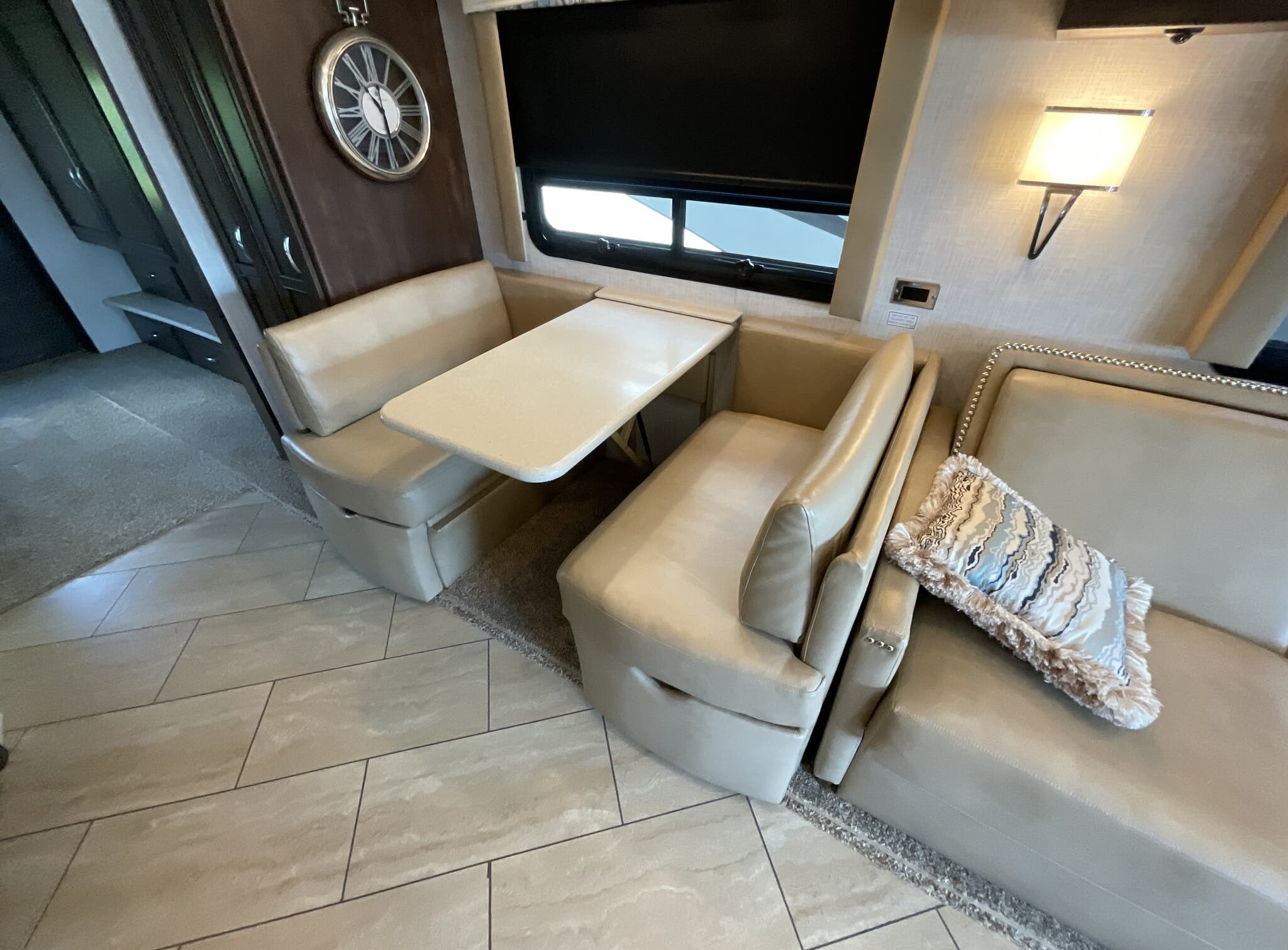 2020 Newmar Bay Star 3124 - Image 15