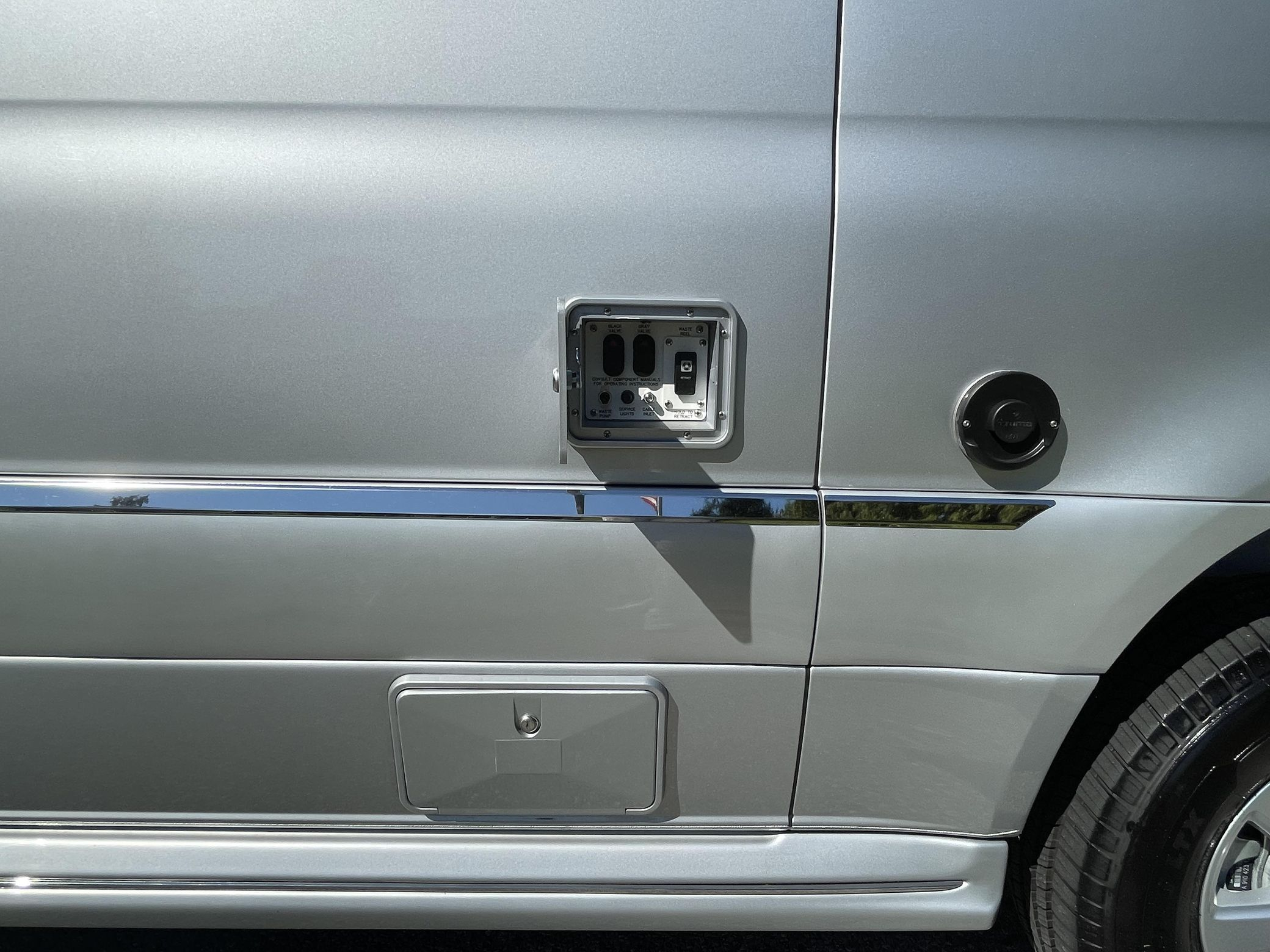 2020 Airstream Interstate 19 Tommy Bahama Edition 4x4 - Image 177