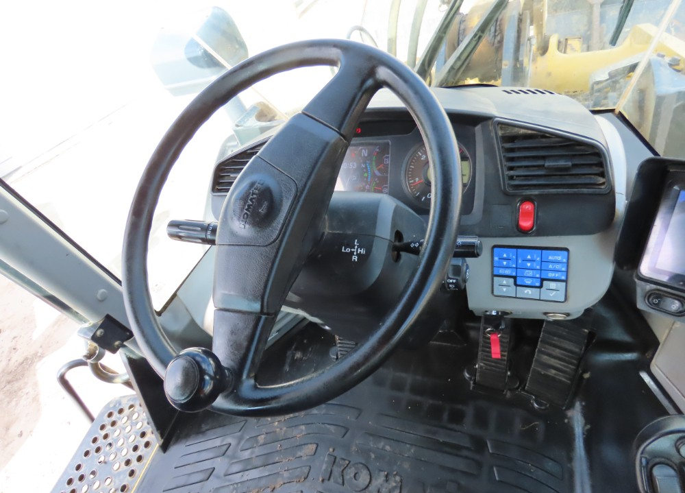 2019 Komatsu WA380-8 - Image 25