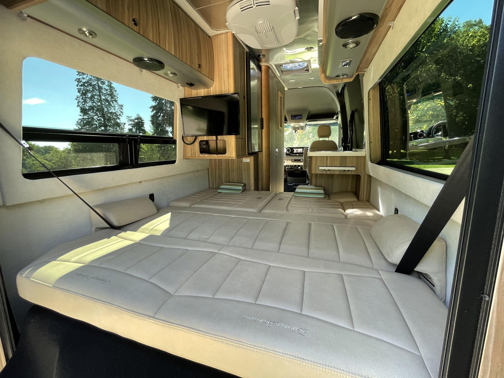 2020 Airstream Interstate 19 Tommy Bahama Edition 4x4 - Image 182