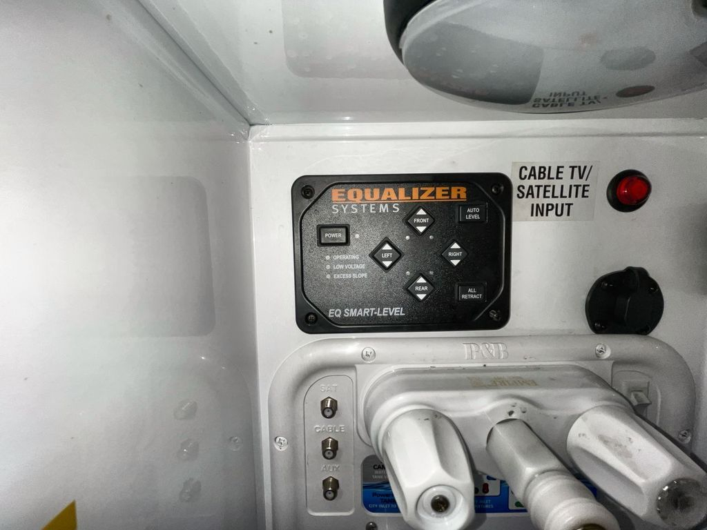 2021 Jayco Seismic 4113 - Image 40