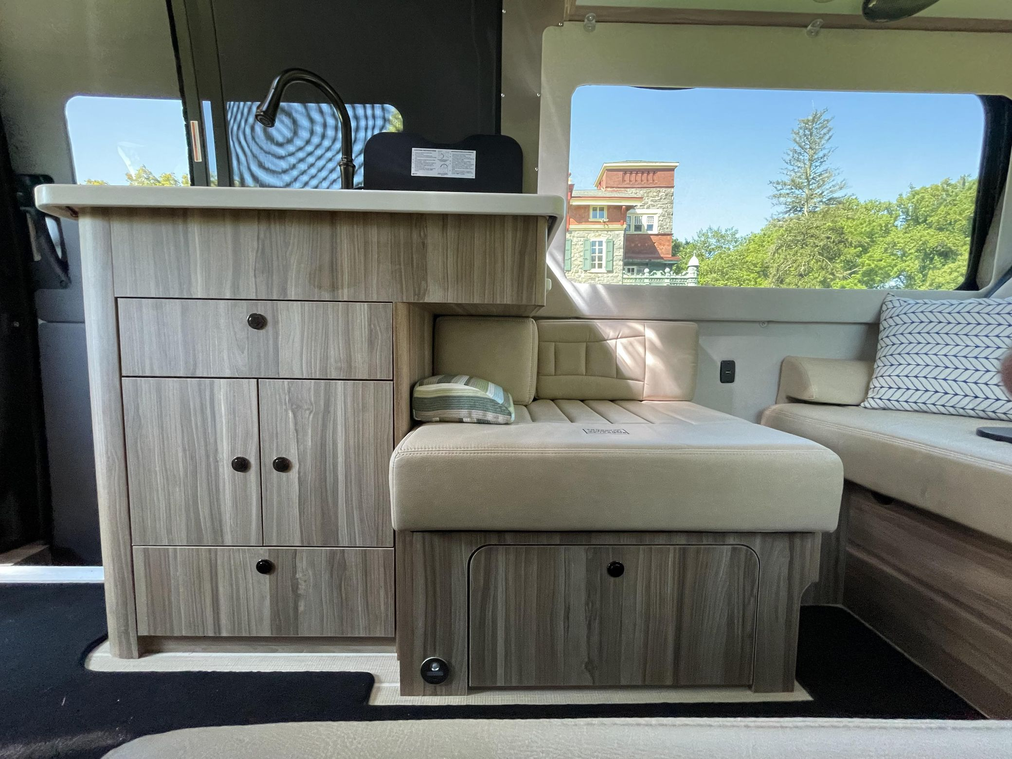 2020 Airstream Interstate 19 Tommy Bahama Edition 4x4 - Image 188