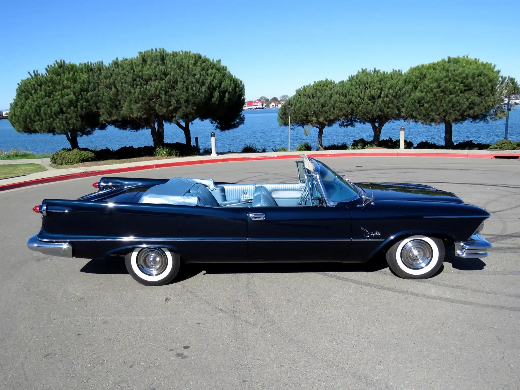 1957 Chrysler Imperial Crown - Image 7