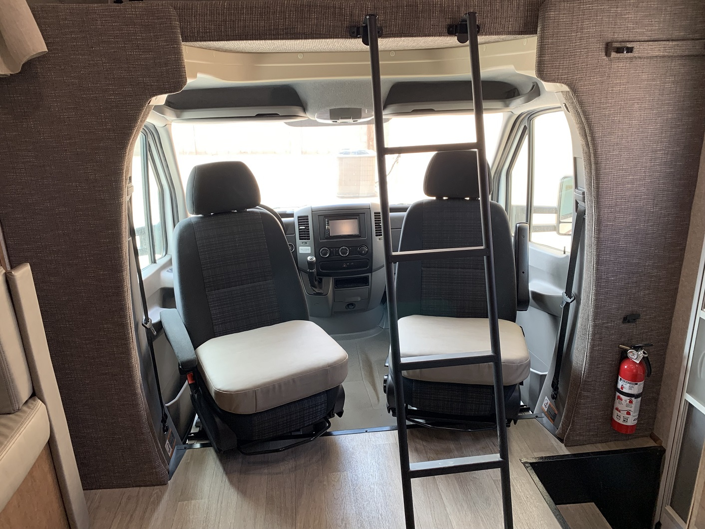 2020 Winnebago VITA 24P - Image 23