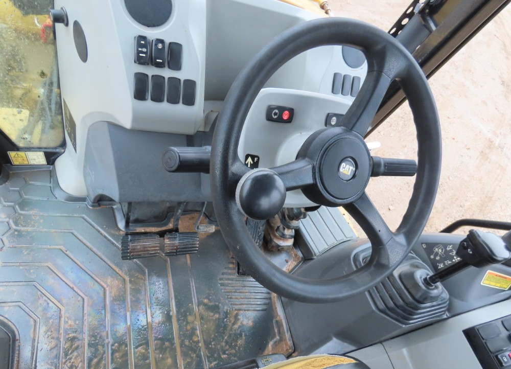 2018 Caterpillar 420F2 - Image 25