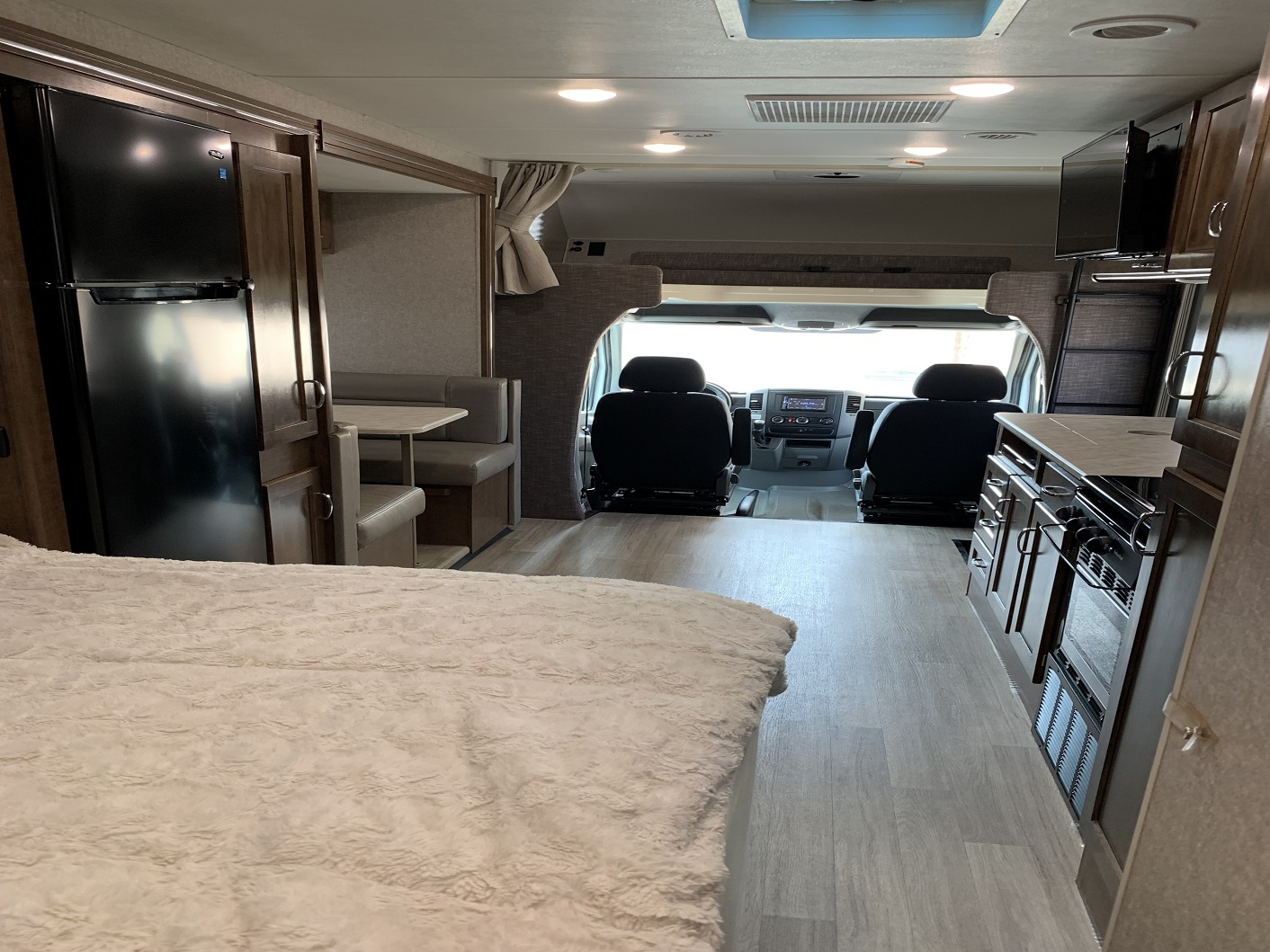 2020 Winnebago VITA 24P - Image 25