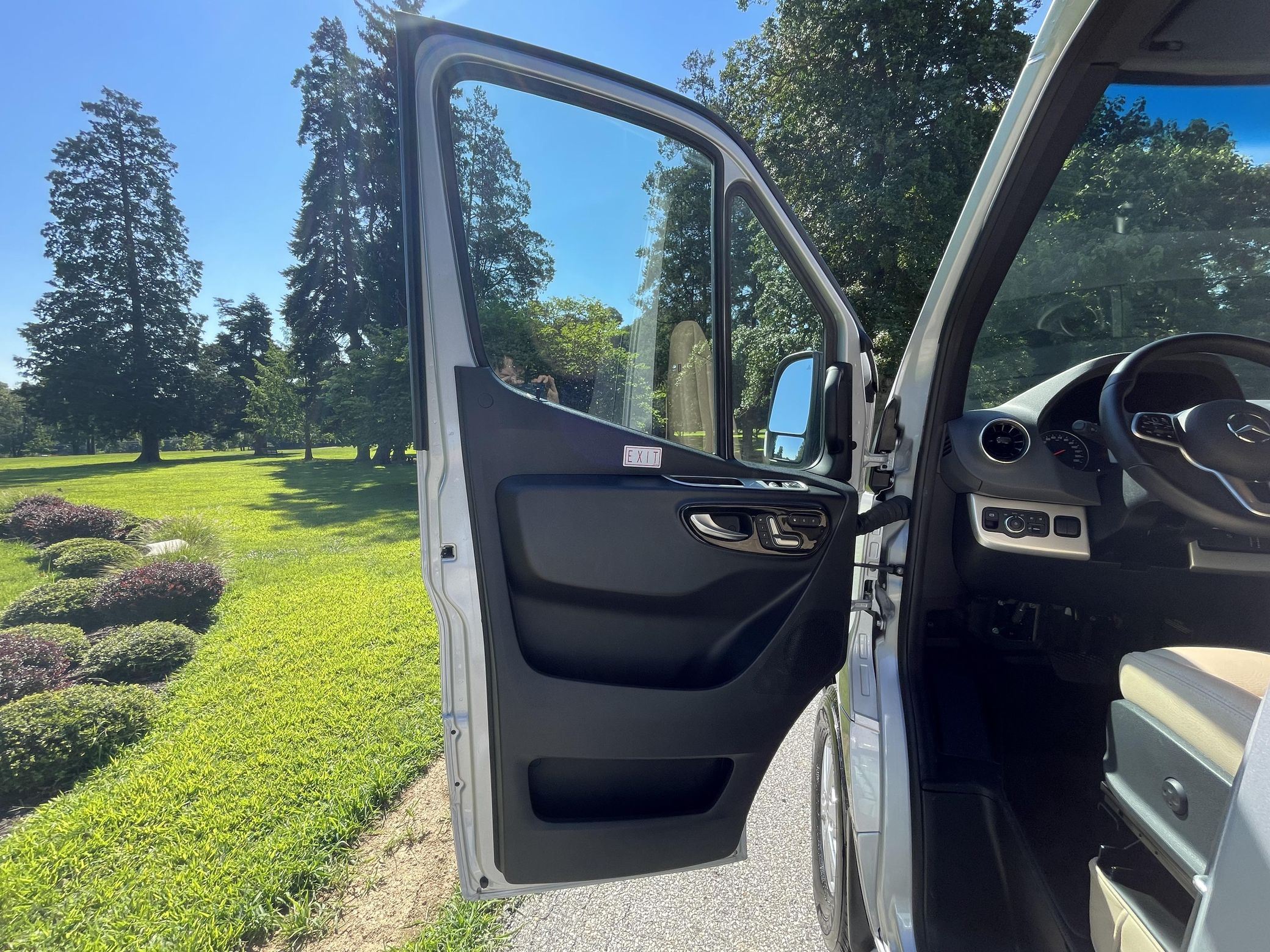 2020 Airstream Interstate 19 Tommy Bahama Edition 4x4 - Image 10