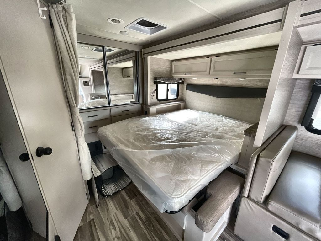 2022 Thor Motor Coach GEMINI 23TW - Image 7