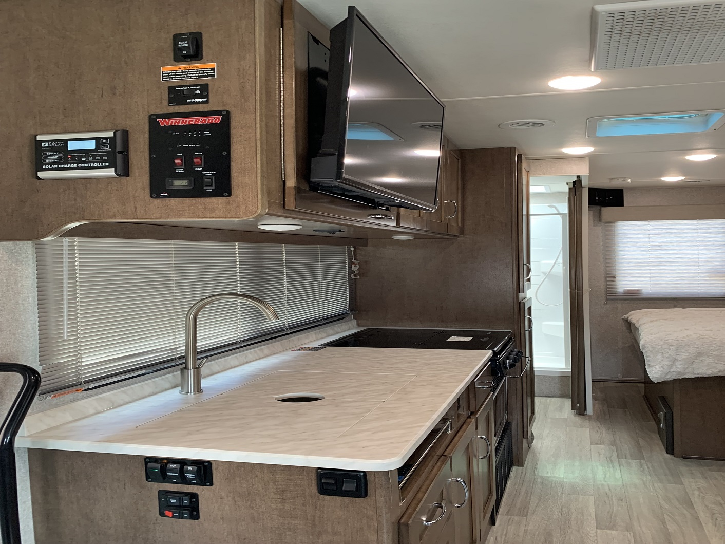 2020 Winnebago VITA 24P - Image 27