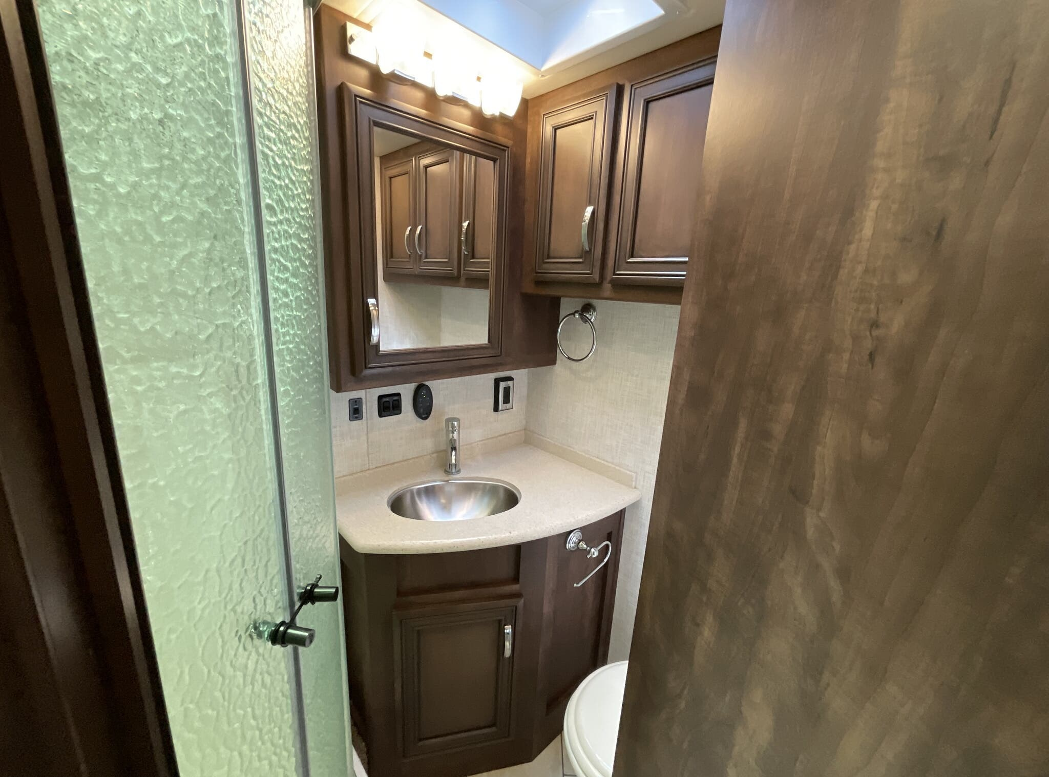 2020 Newmar Bay Star 3124 - Image 22