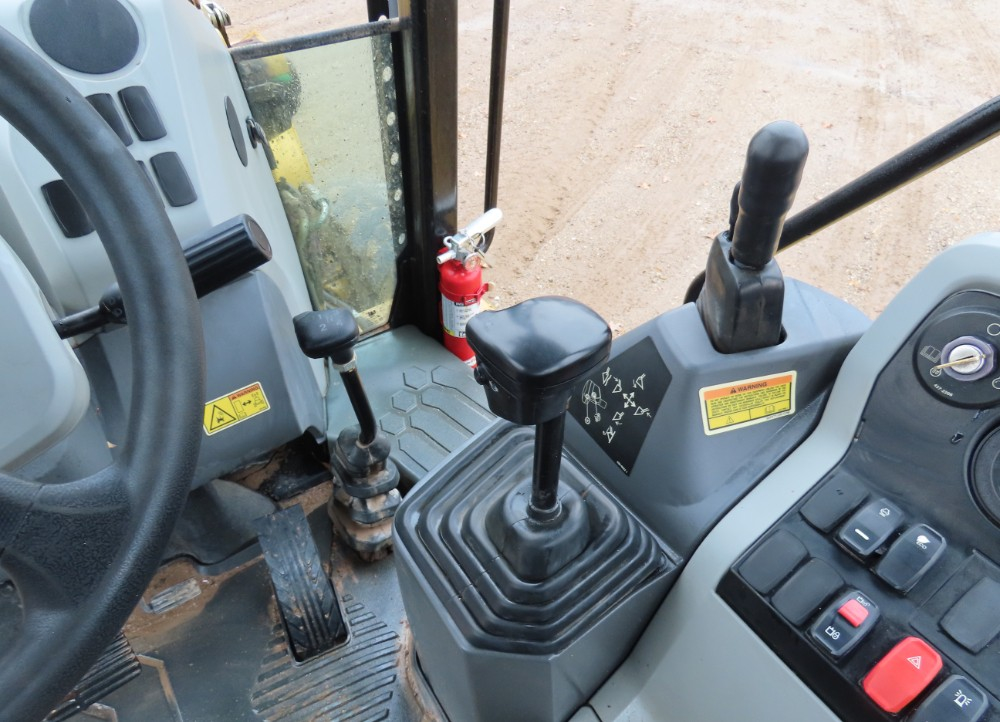 2018 Caterpillar 420F2 - Image 29