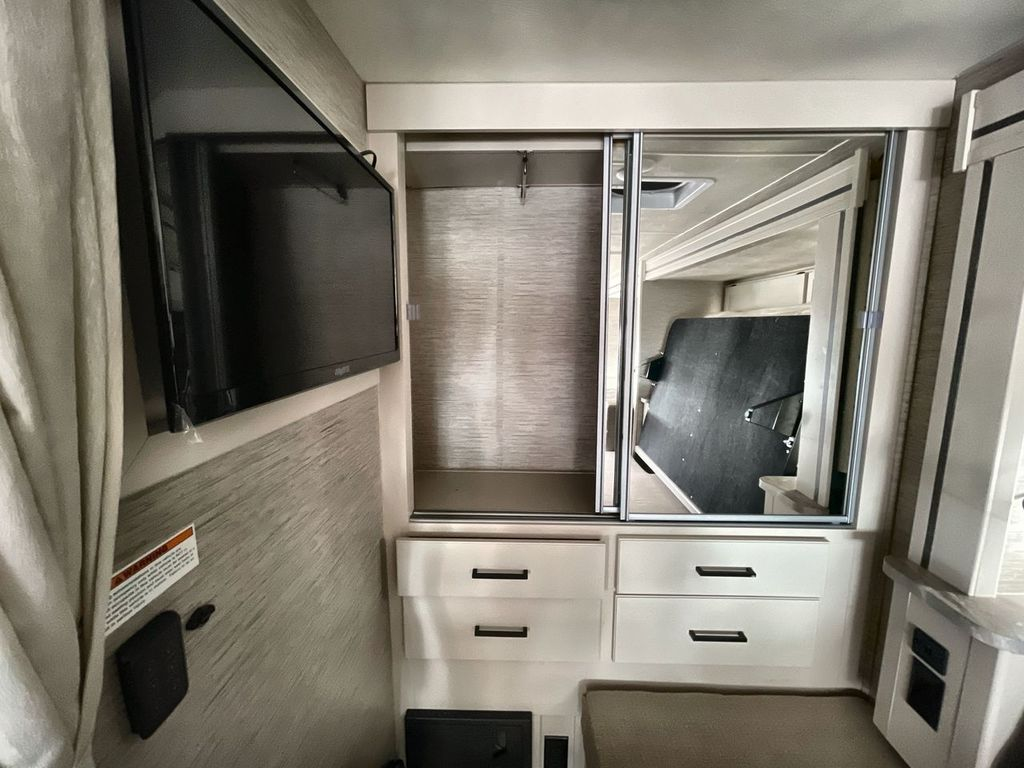 2022 Thor Motor Coach GEMINI 23TW - Image 9
