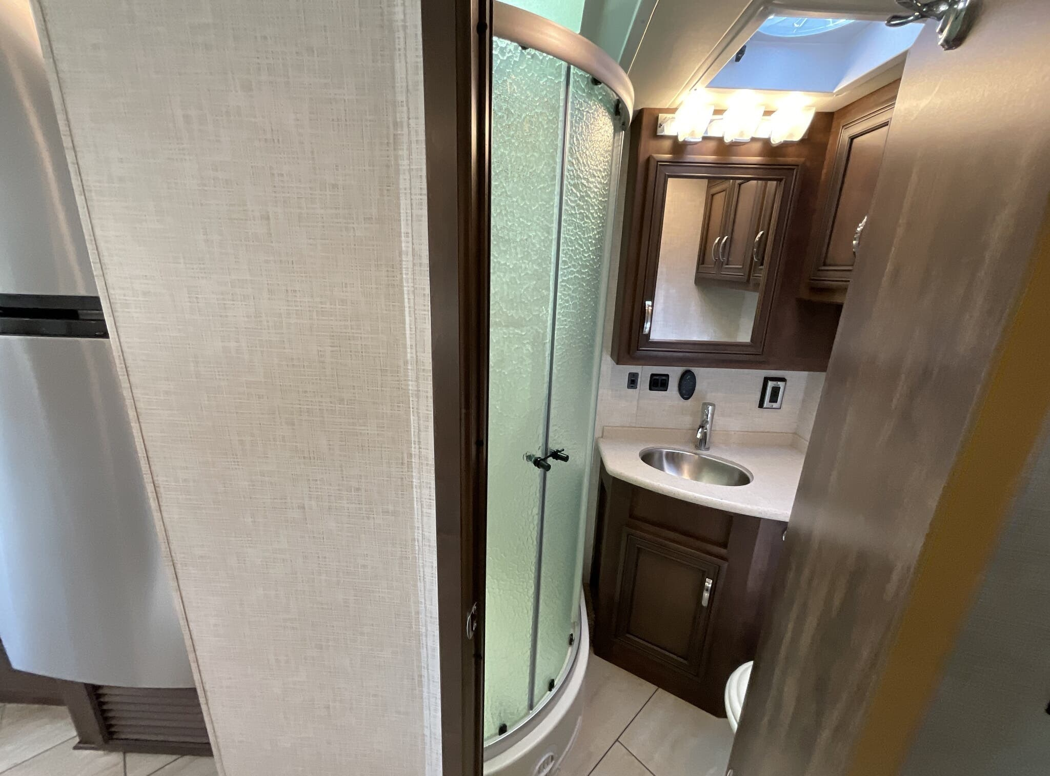 2020 Newmar Bay Star 3124 - Image 24