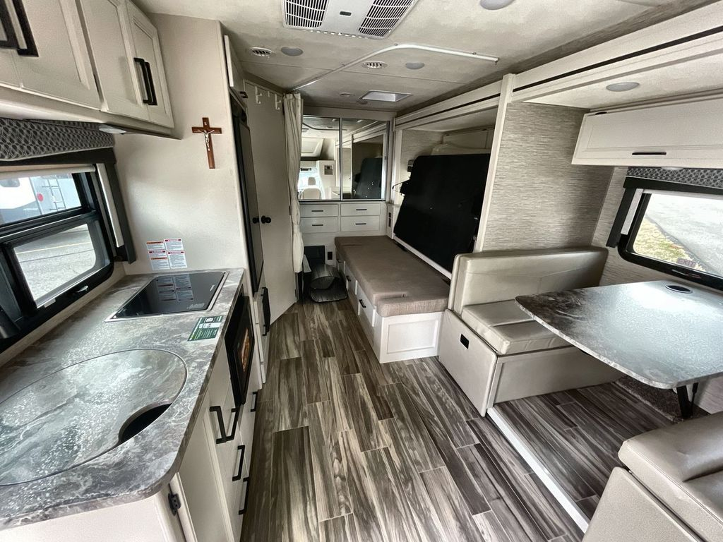 2022 Thor Motor Coach GEMINI 23TW - Image 11