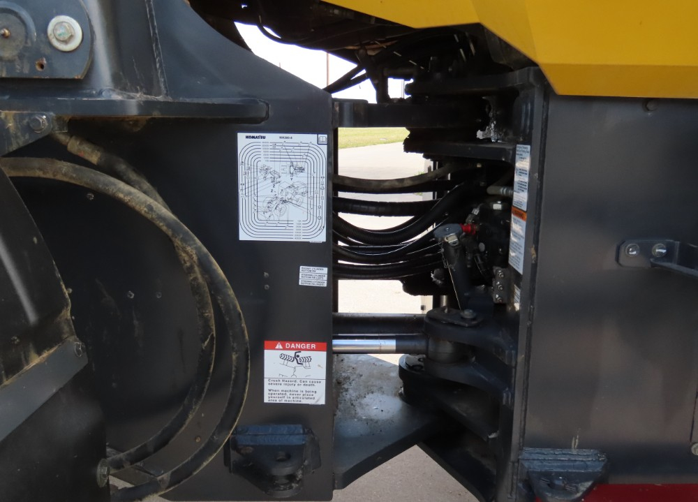 2019 Komatsu WA380-8 - Image 34