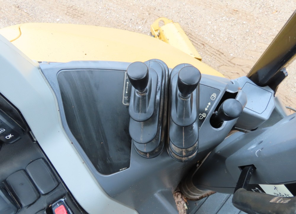 2018 Caterpillar 420F2 - Image 32