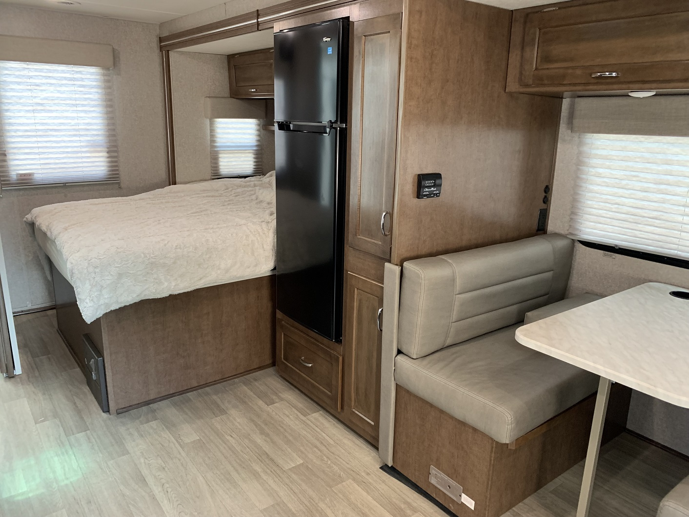 2020 Winnebago VITA 24P - Image 32
