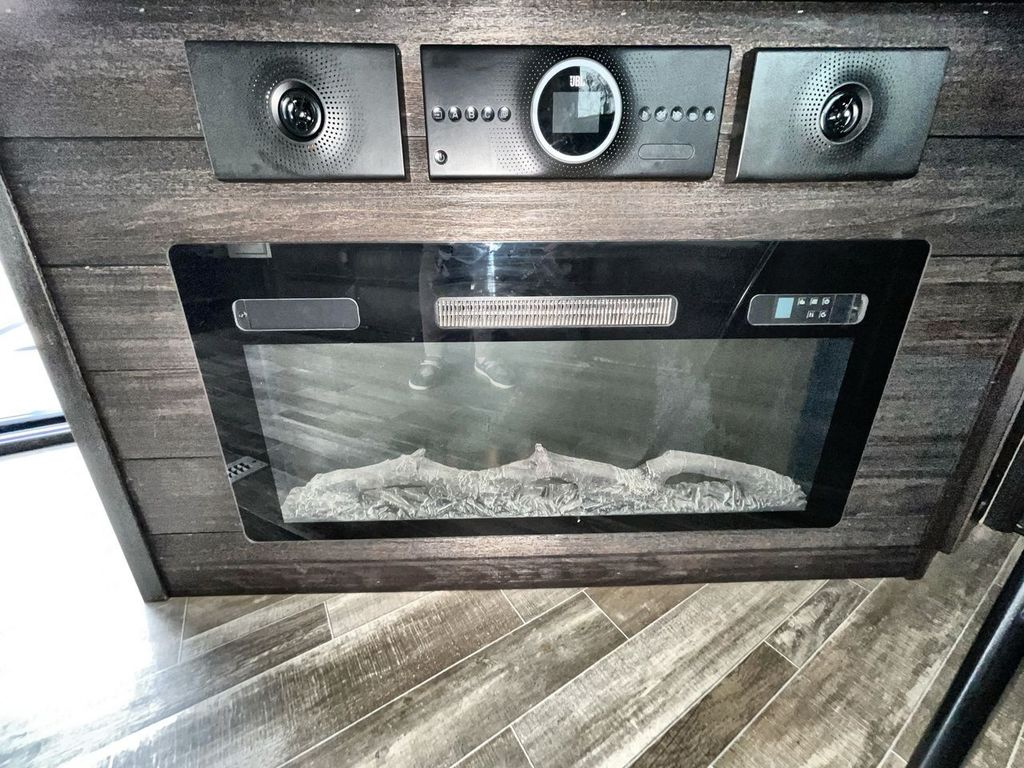 2021 Jayco Seismic 4113 - Image 7