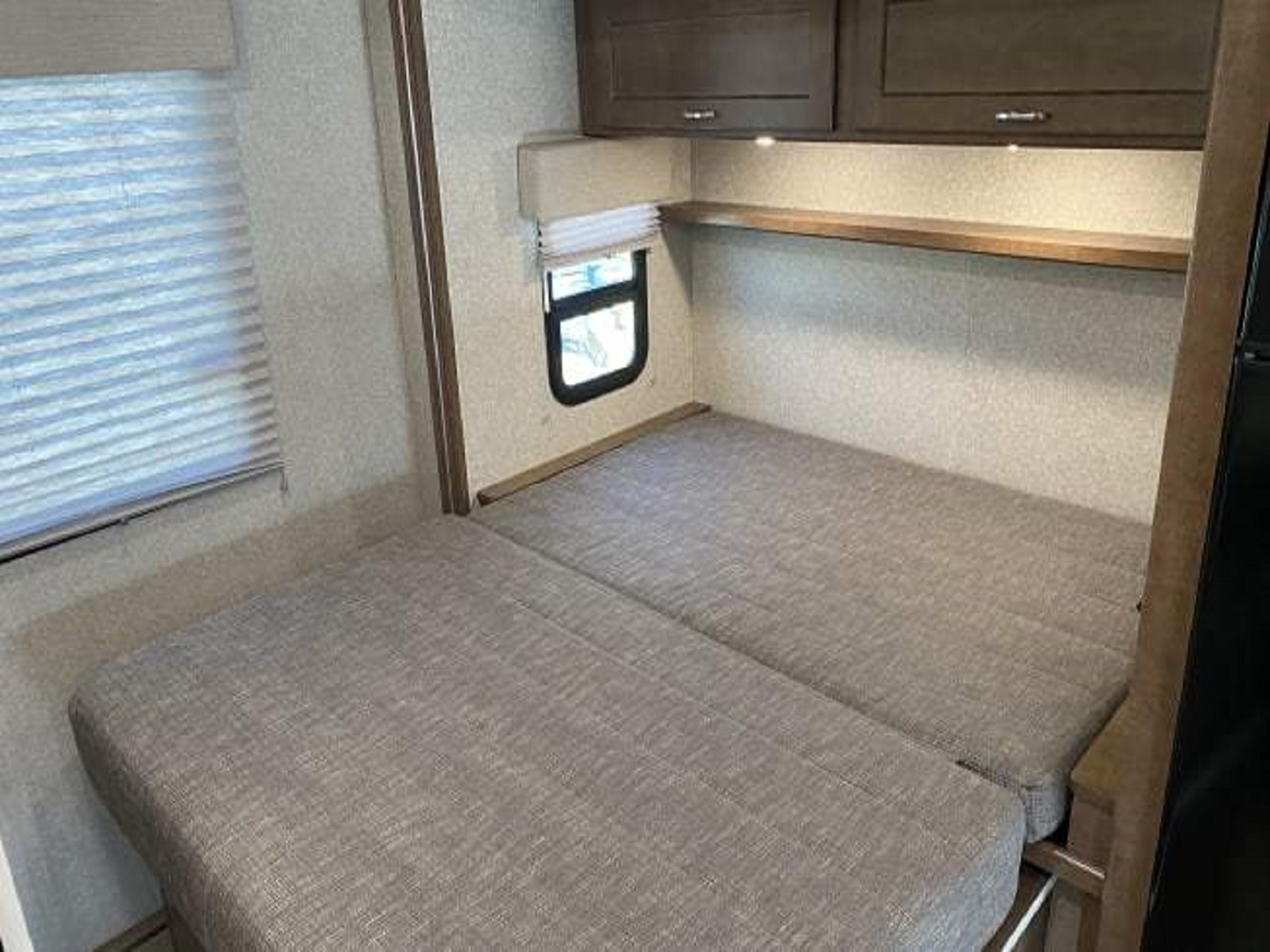 2020 Winnebago VITA 24P - Image 33
