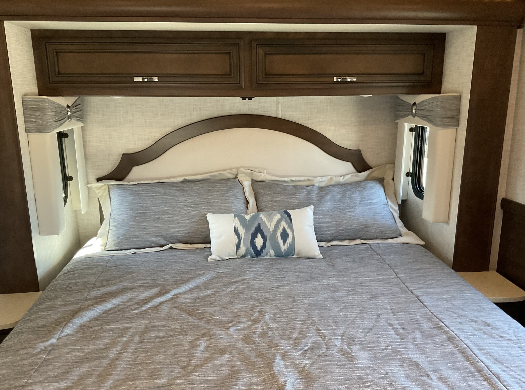 2020 Newmar Bay Star 3124 - Image 28