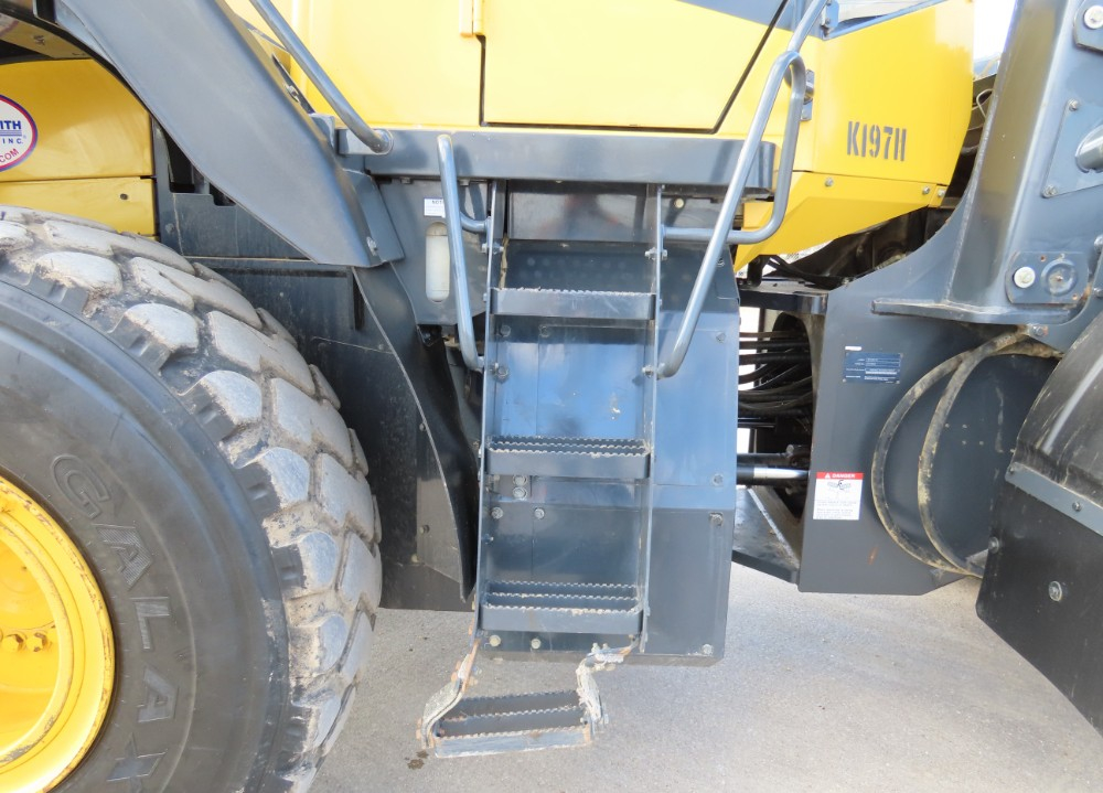 2019 Komatsu WA380-8 - Image 37