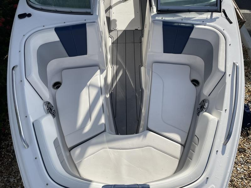 2021 Chaparral 23 Surf - Image 26