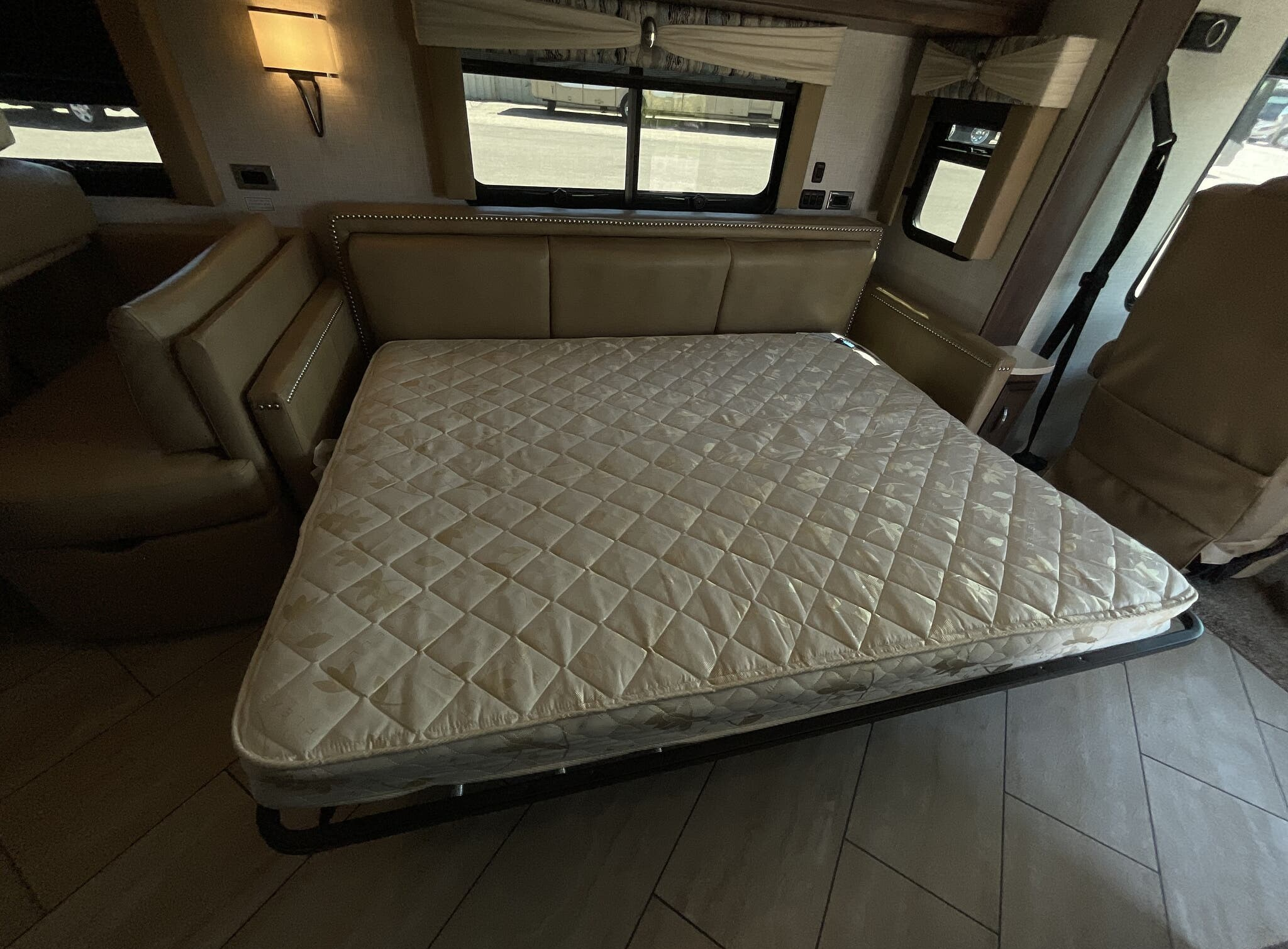 2020 Newmar Bay Star 3124 - Image 29