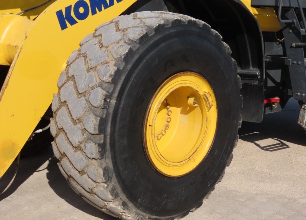 2019 Komatsu WA380-8 - Image 5