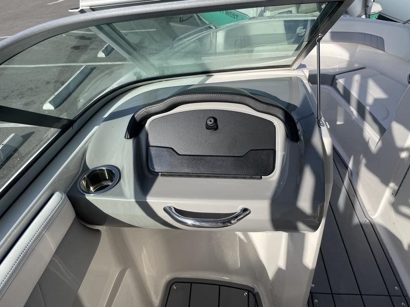 2021 Chaparral 23 Surf - Image 27