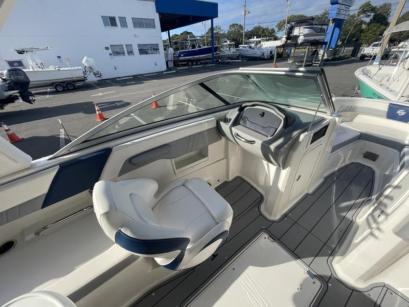 2021 Chaparral 23 Surf - Image 28