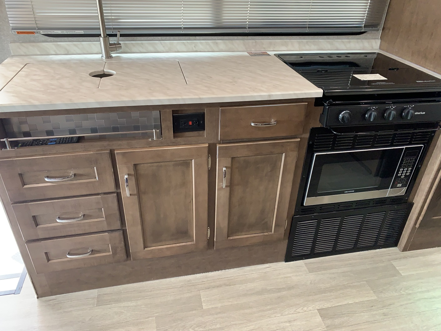 2020 Winnebago VITA 24P - Image 36