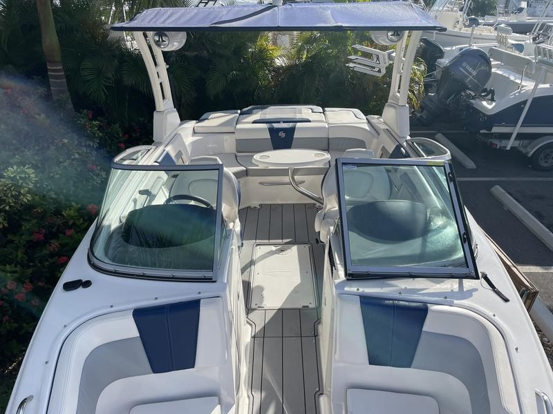 2021 Chaparral 23 Surf - Image 30