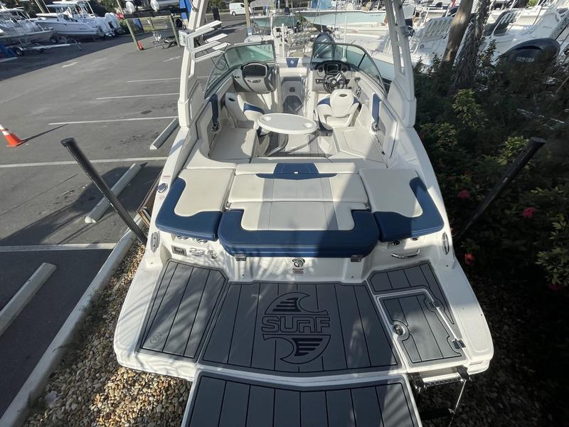 2021 Chaparral 23 Surf - Image 31