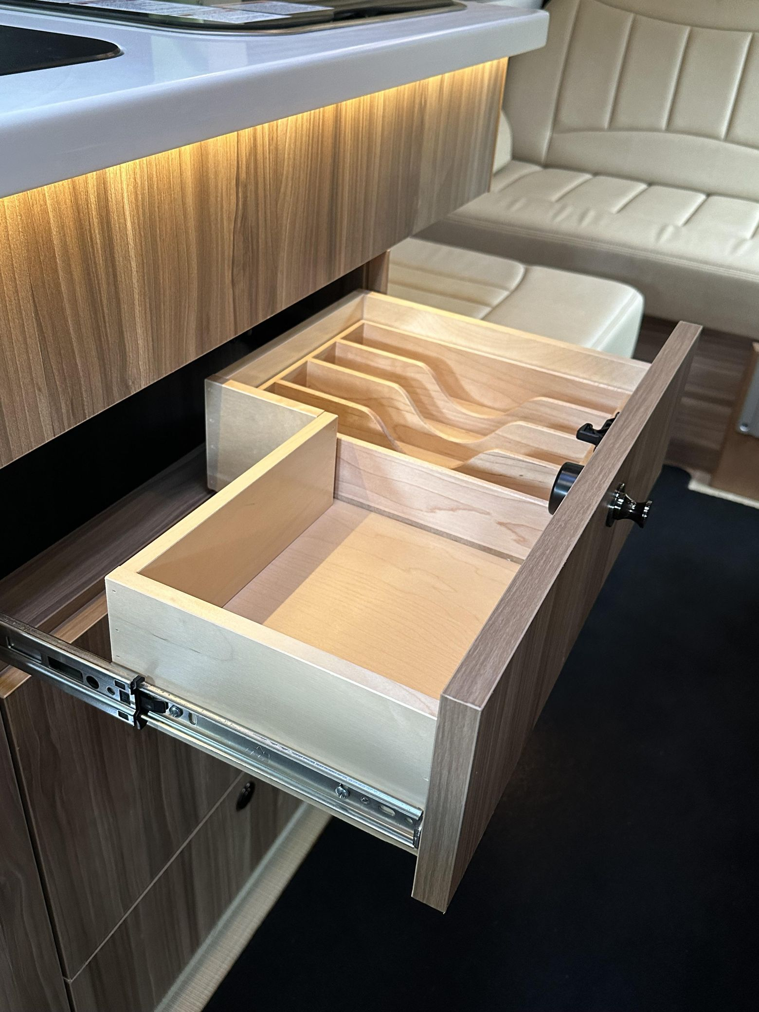 2020 Airstream Interstate 19 Tommy Bahama Edition 4x4 - Image 45