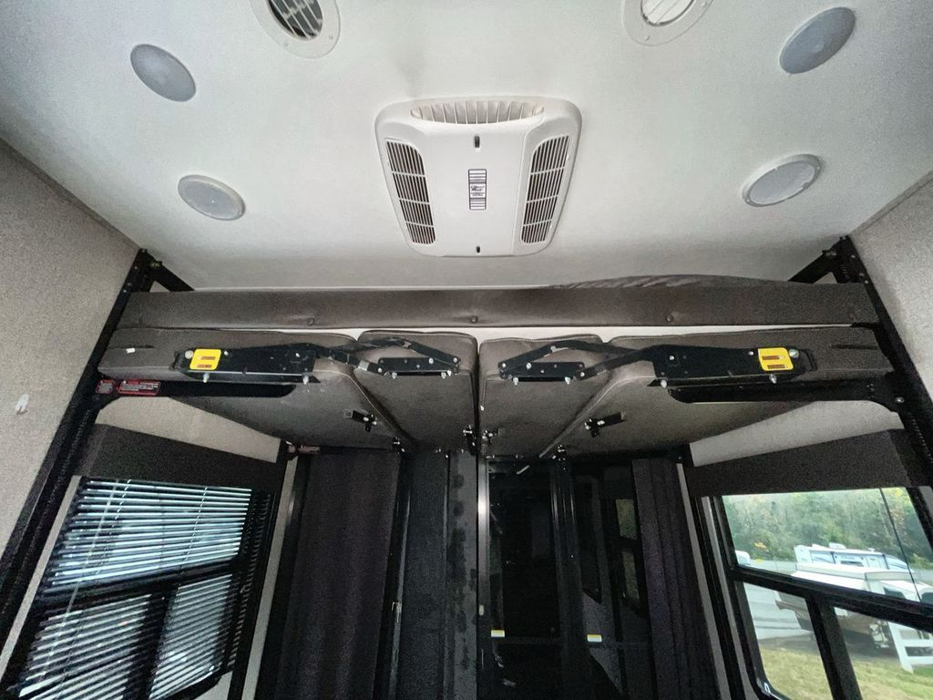 2021 Jayco Seismic 4113 - Image 16